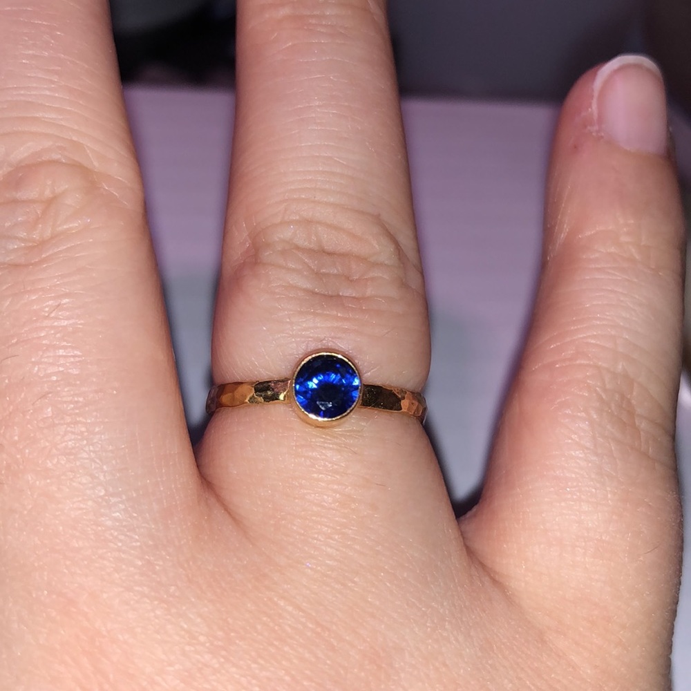 EUC 14k YG Sapphire Ring Size 7